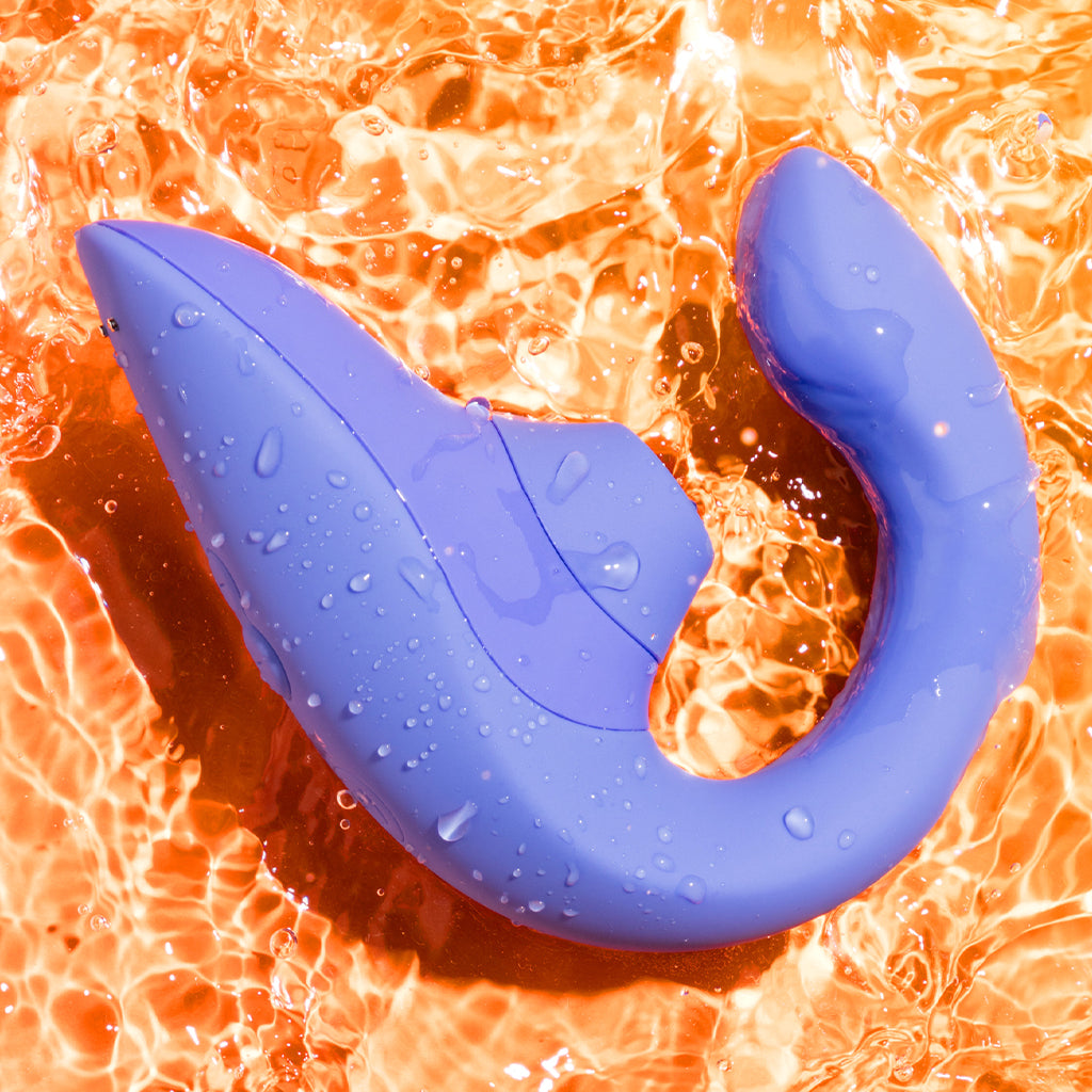 Womanizer Blend Dual Stimulator in Blue - Image 7